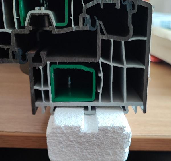 Solbanc Salamander – Ghidul Complet pentru Alegerea și Montajul Profilului de Înălțare Solbanc